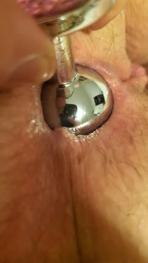 I love how my asshole grips it as it cums out I love how my asshole grips it as it cums out