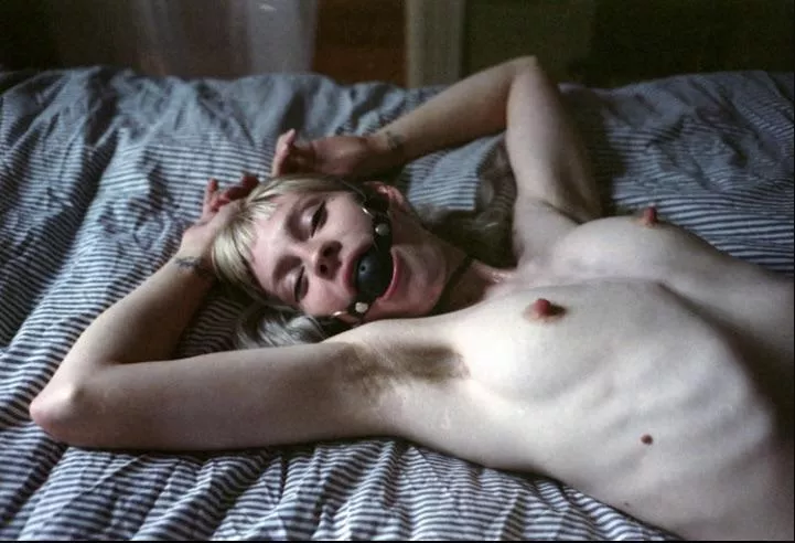 I love how my hairy armpits look in this position (f)