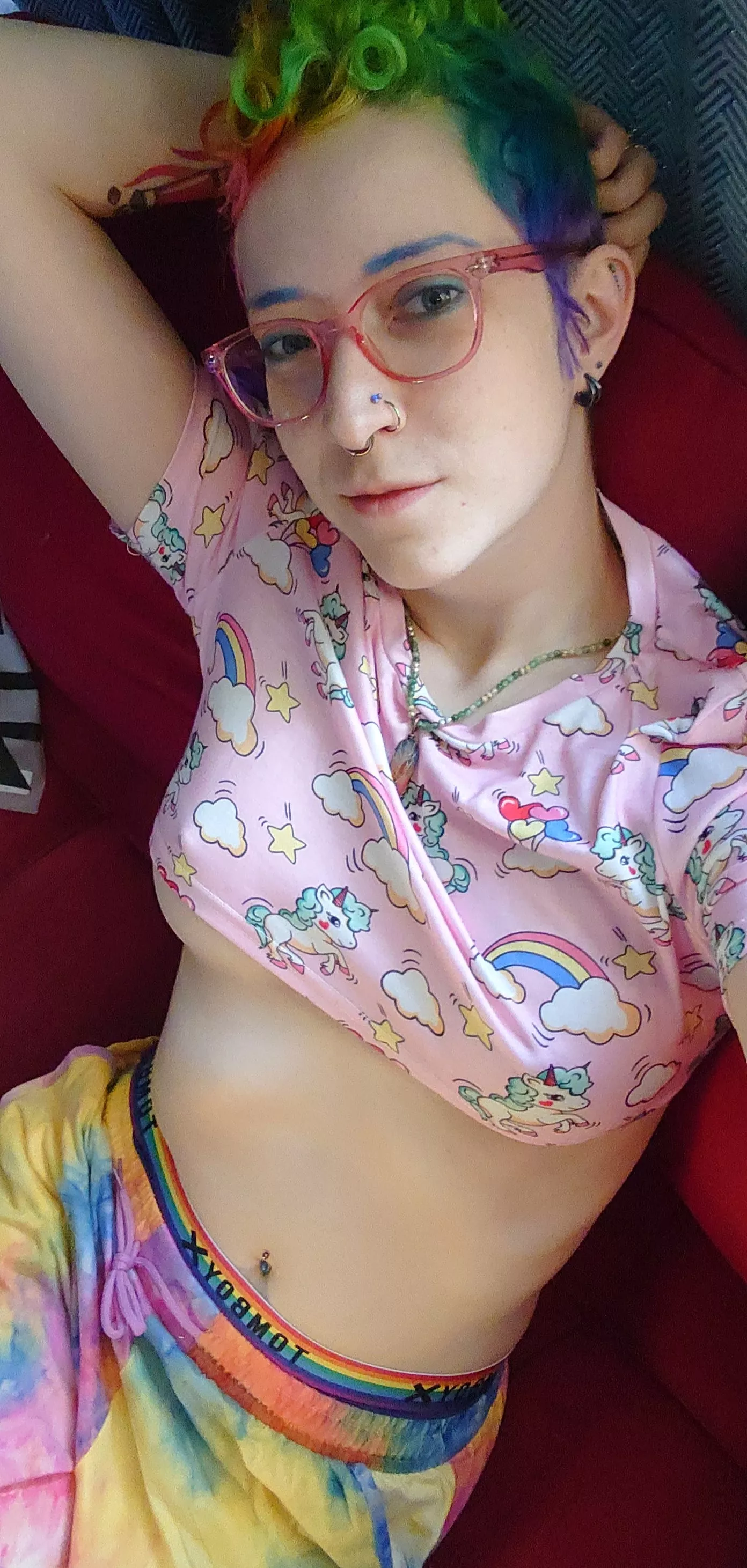 I love how this top just barely pretends to fit βΊοΈ I love how this top just barely pretends to fit βΊοΈ