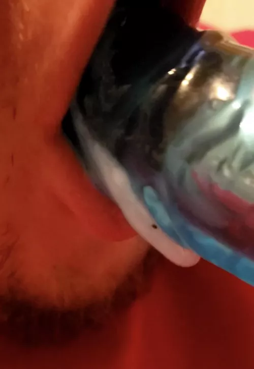 I love licking and sucking my cum off my toy๐๐๐คค I love licking and sucking my cum off my toy๐๐๐คค