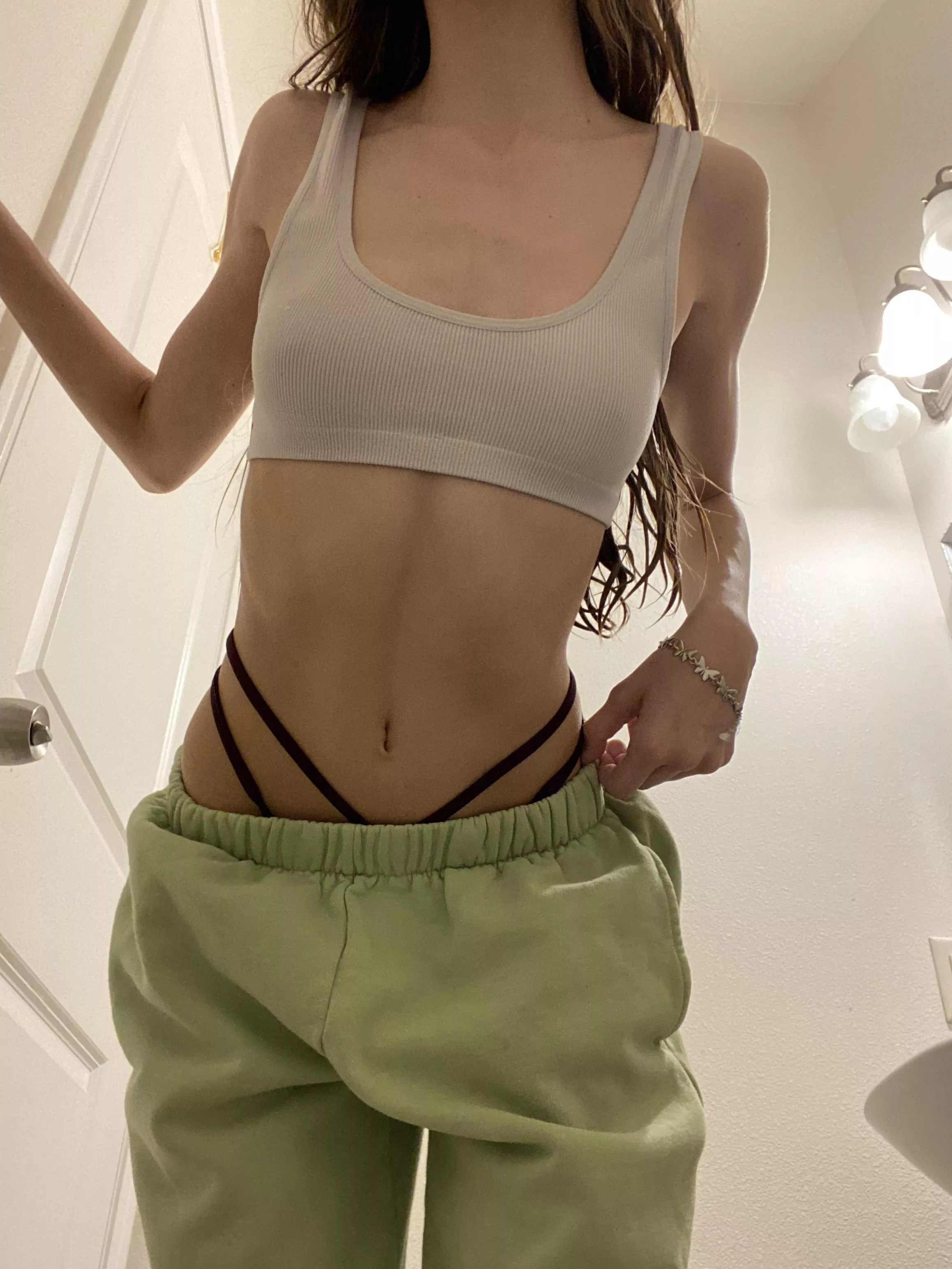 i love lil crop tops 🥰 i love lil crop tops 🥰