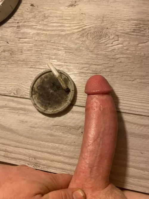 I love [m]assaging my cock while puffing on a J.