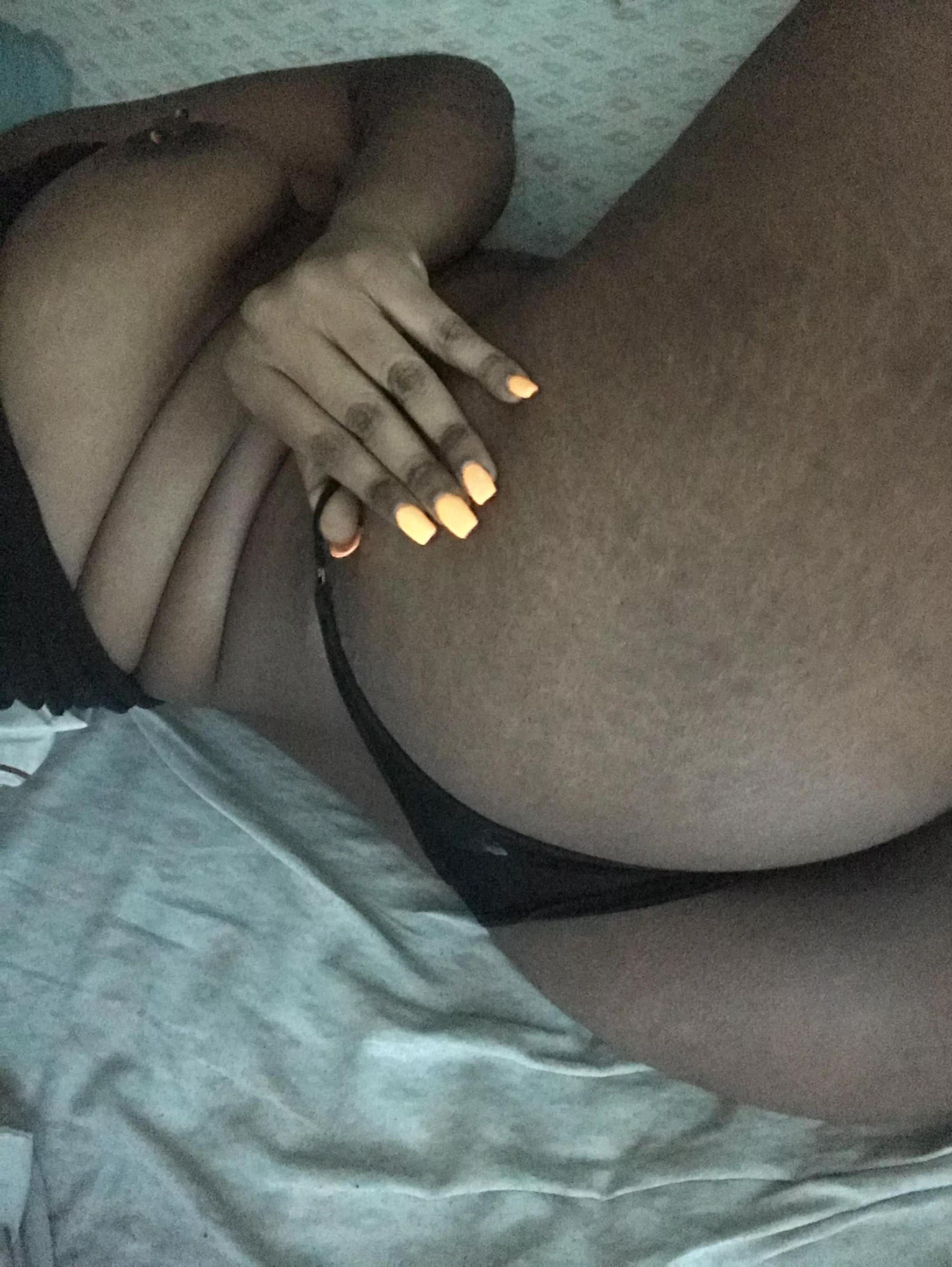 I love my ass in thongs 😍 do you? I love my ass in thongs 😍 do you?