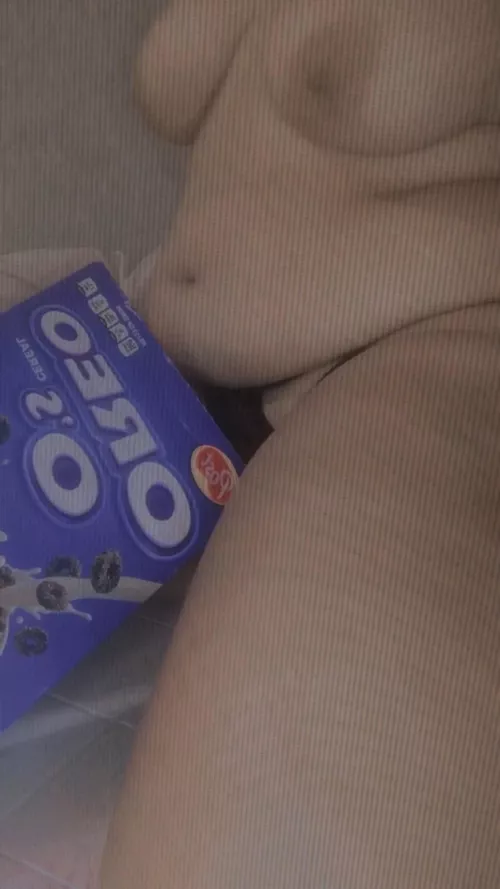 I love my belly as much as I love Oreos💙💙