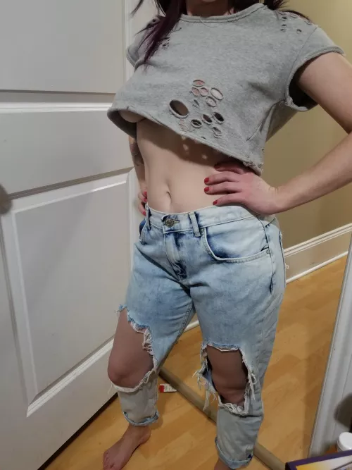 I love my crop tops and mom jeans