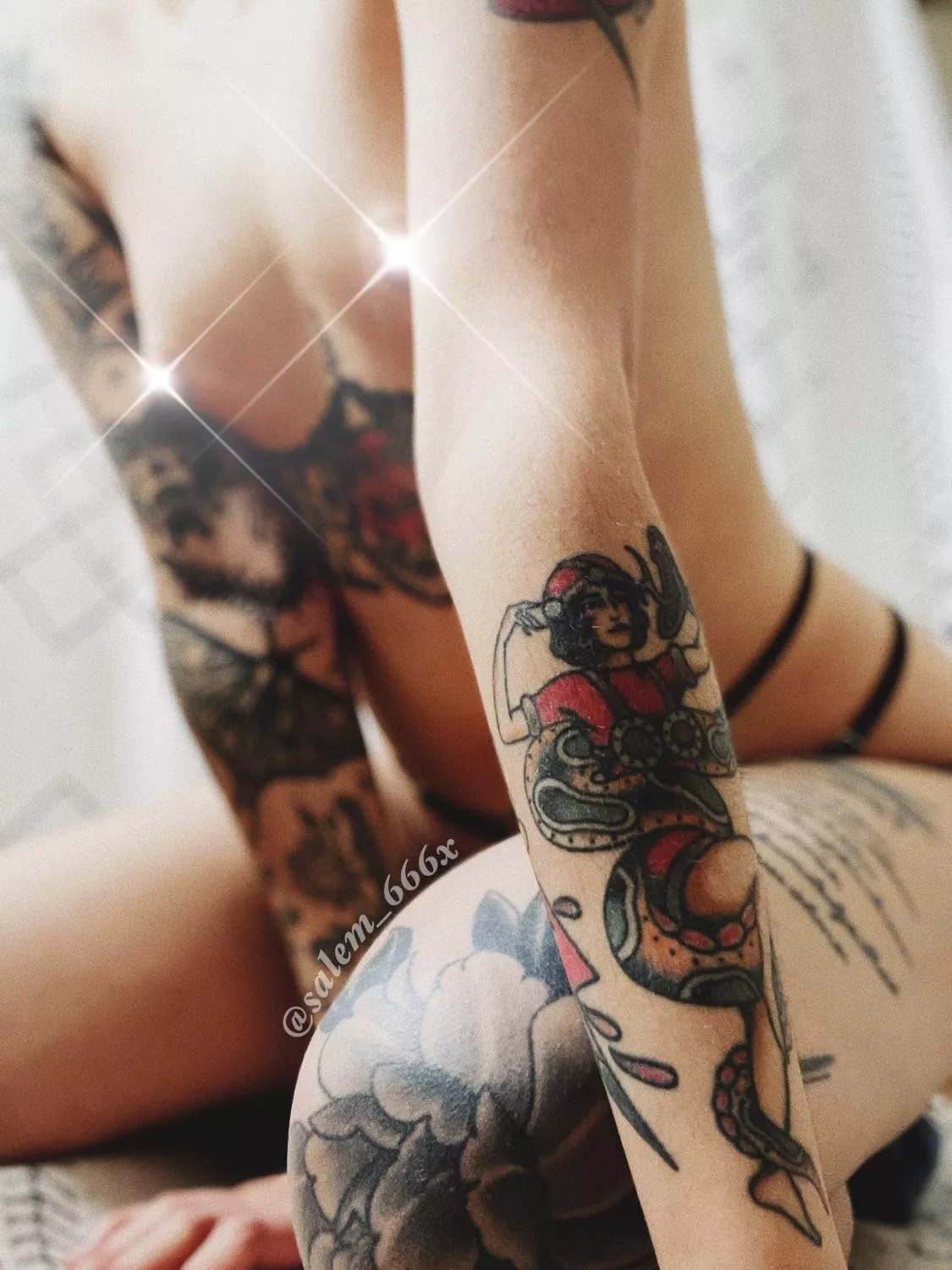 I love my smol titties🖤