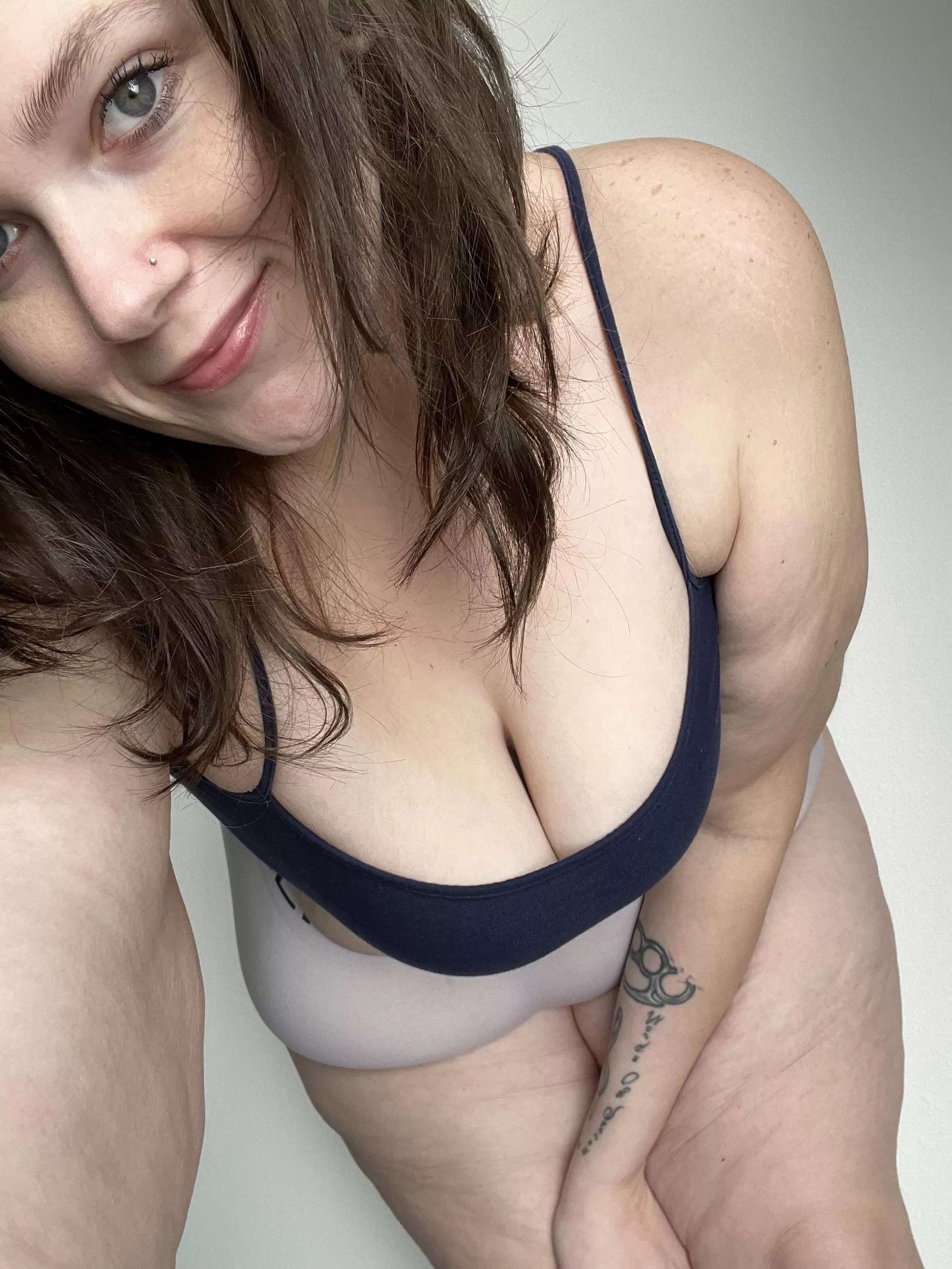 I love natural light selfies don’t you?