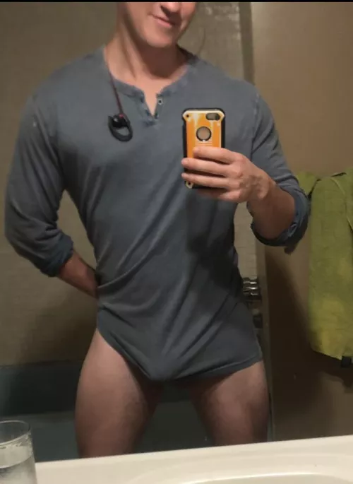 I love over sized shirts. What do you think ๐?