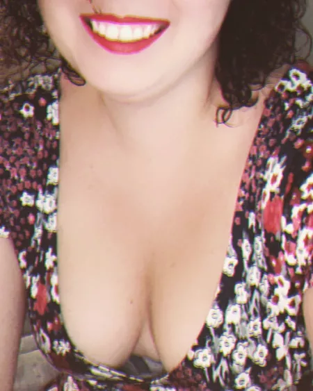 I love showing cleavage I love showing cleavage