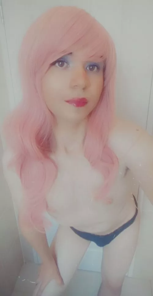 I love showing off my naked body I love showing off my naked body