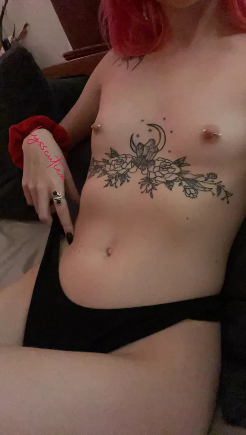 I love showing off my tits for strangers on Reddit š¤¤