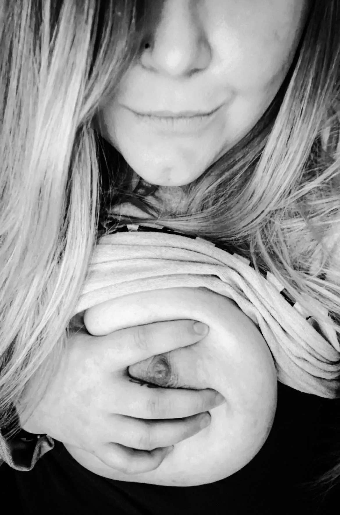 I love showing y’all my tits 😘 (F)