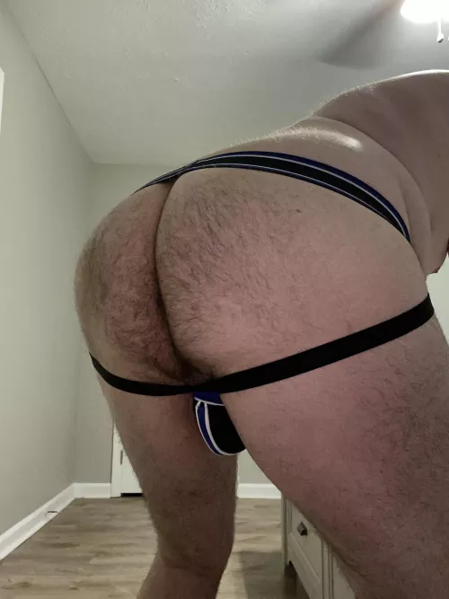 I love that so many of you guys like my hairy ass. I don’t trim or shave any part of my body below my neck.