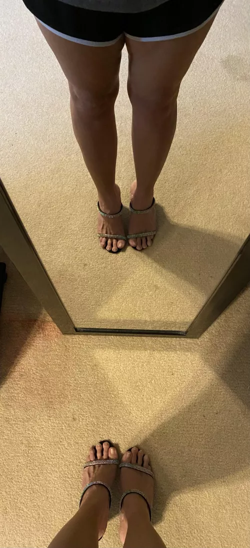 I love that you can see both the mirrored side and me standing there too. [f]ancy shoes for added flair.