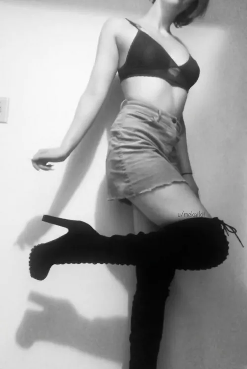 I love the heels on these