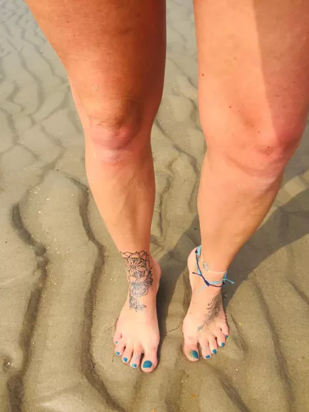 I love the sand between my toes, but would you mind ?😉☺️❤️😇