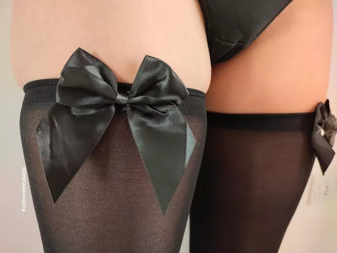 I love the tops of these, the bows are so hot!
