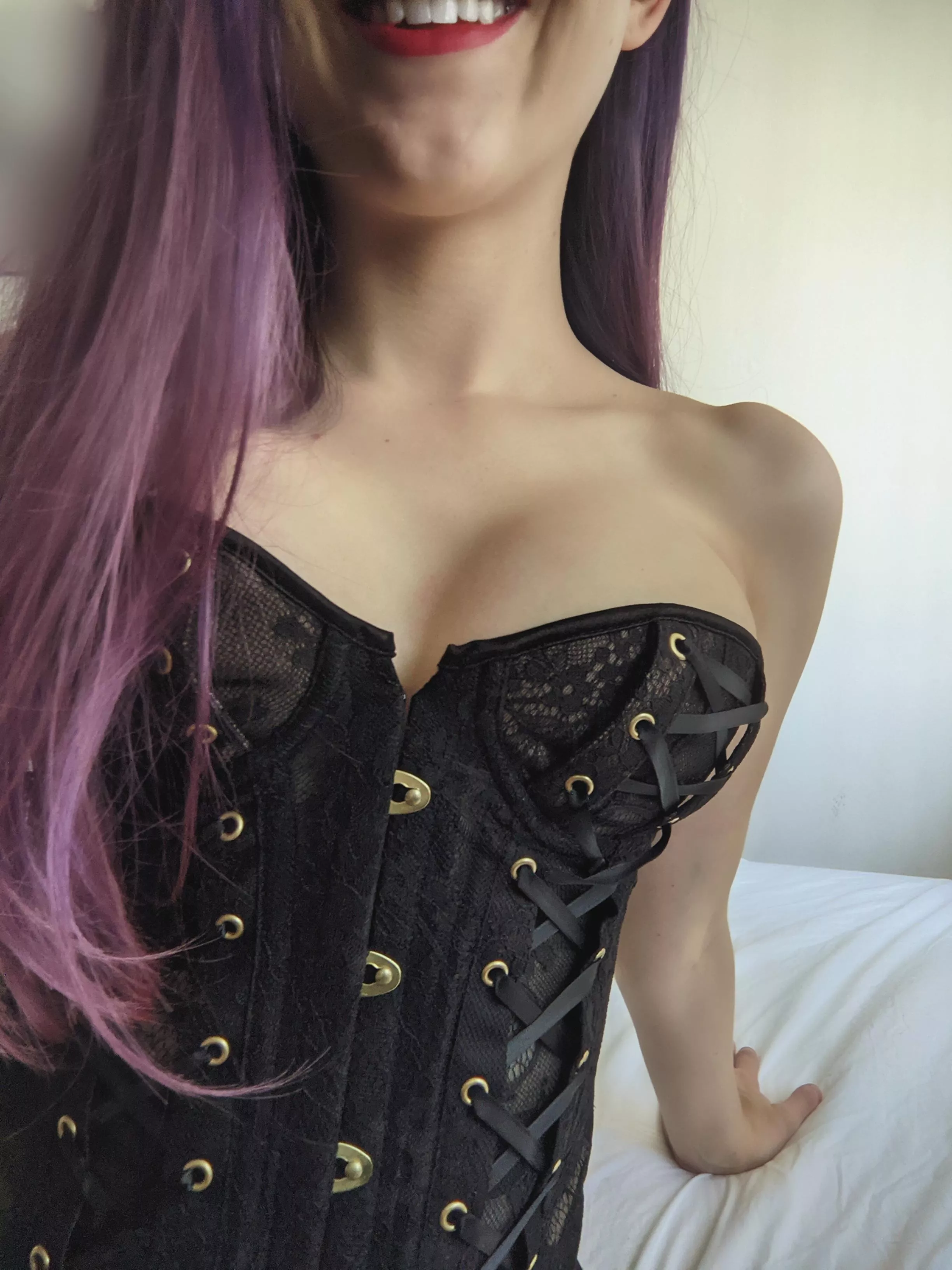 I love the way it makes my tiny boobs look HUGE 🤣