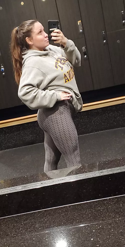 I love the way my ass and legs look in these ΓΓΓ