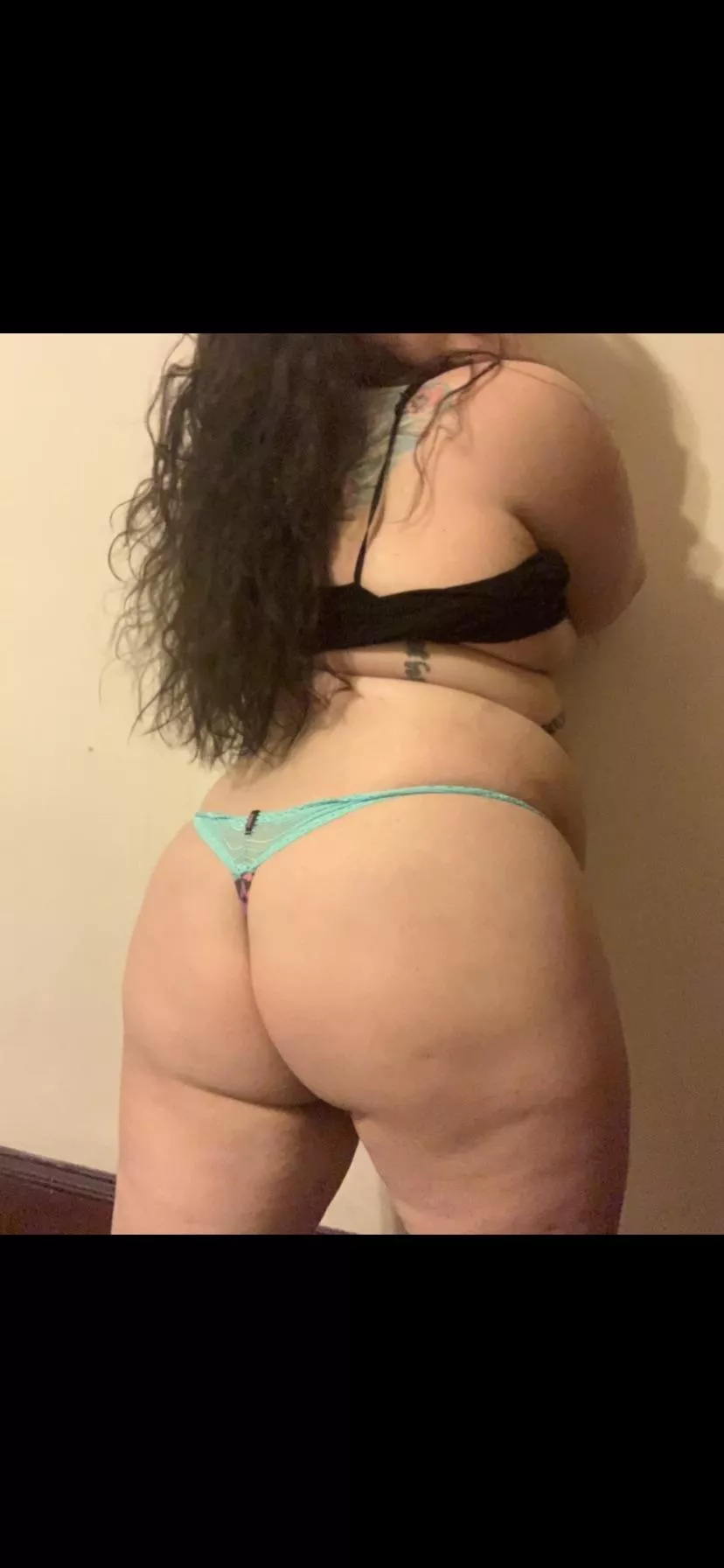 I love the way my ass swallows up a thong ?
