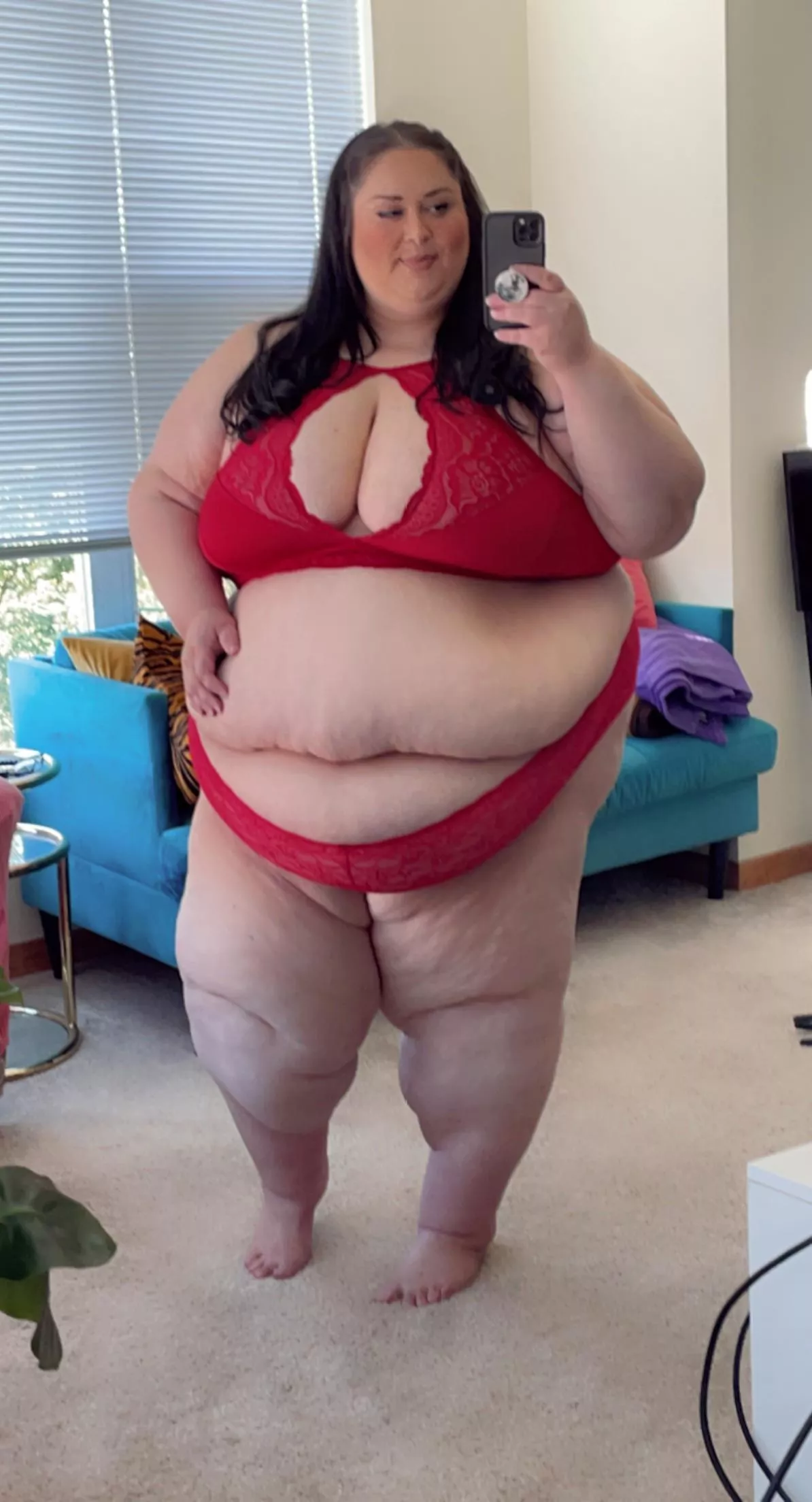 I love the way this belly looks in red β€οΈ I love the way this belly looks in red β€οΈ