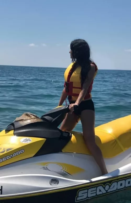 I love these colors of underwear, perfectly emphasizes my dark skin, I think you like it too? π