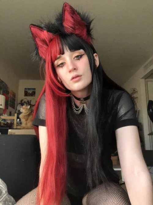i love these new ears ❤️🖤