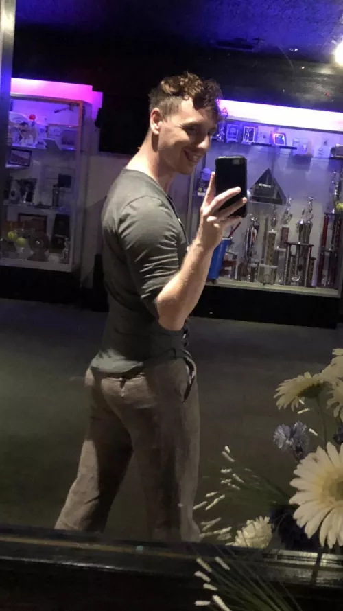 I love these pants so much 🍑