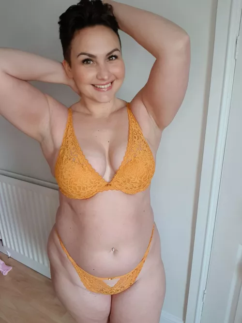 I love this colour, dont you?? 💛🧡💛