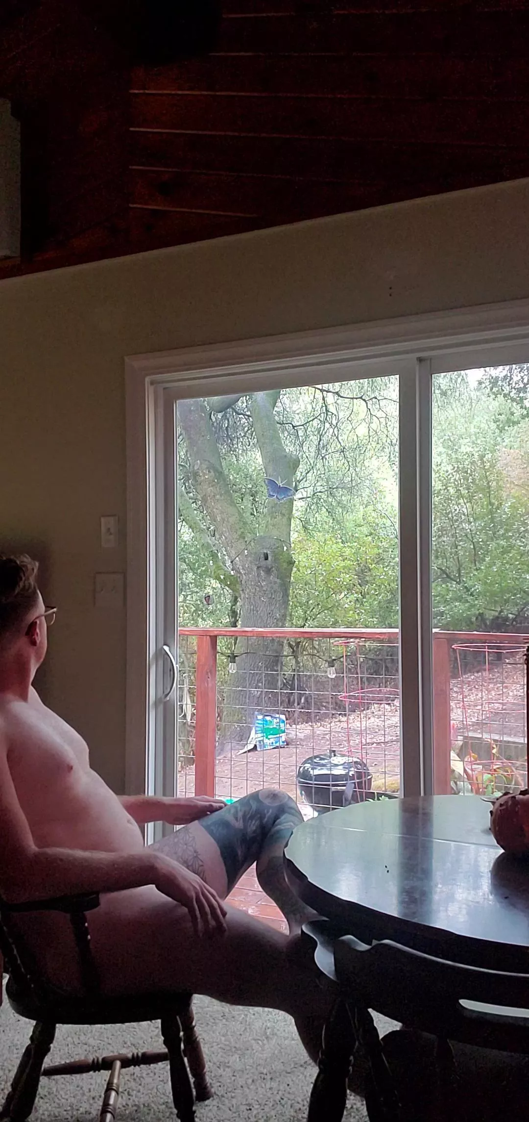 I love this shot but you can't see any of my body hair! 😭 I promise it's there! The carpet is light but it matches the drapes 🙃 33M 6' 240 lbs