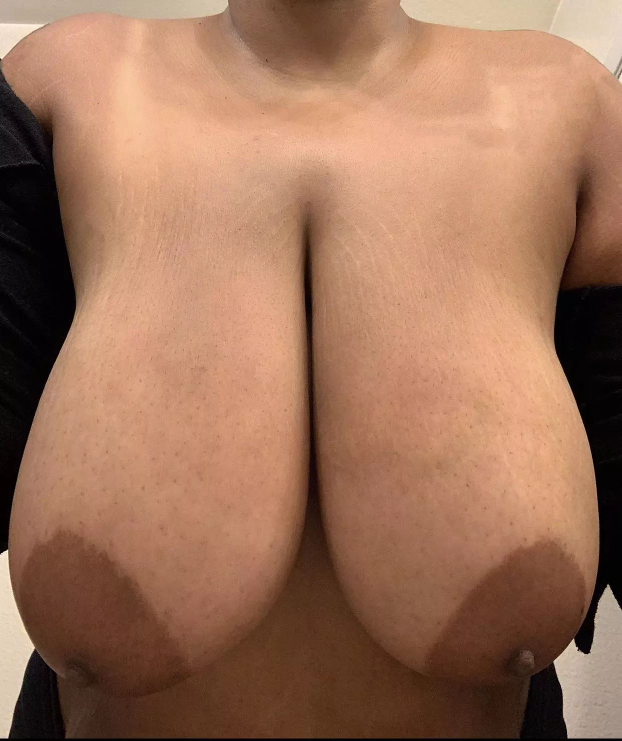 I love to hang out ?