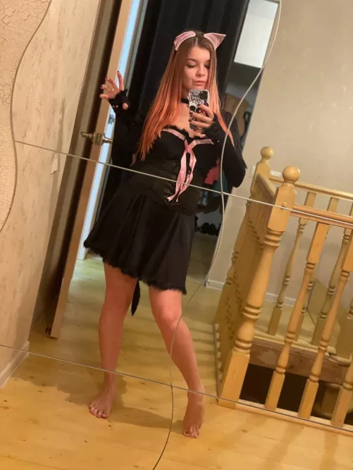 I love to look in the mirror and tell myself that I'm beautiful, but unfortunately so few men say it I love to look in the mirror and tell myself that I'm beautiful, but unfortunately so few men say it