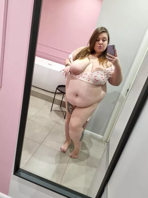 I love to show my juicy bodyπ