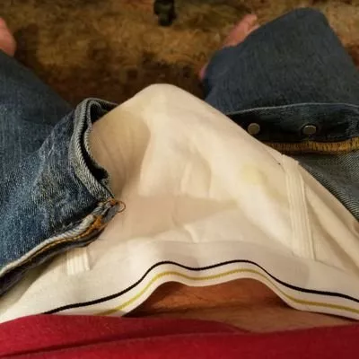 I love wearing bigger briefs on me, it's like being another guys briefs