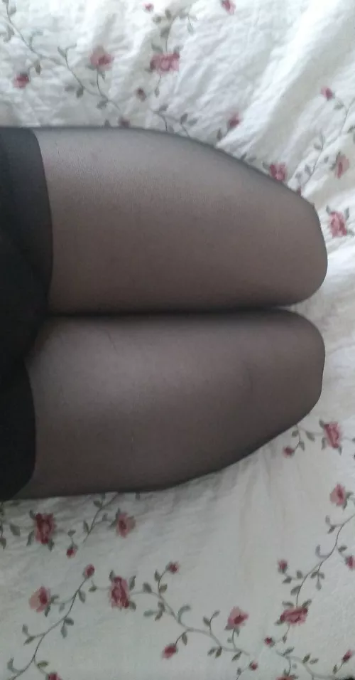 I love wearing tights, I also love the feeling of guys sliding their throbbing cocks between my thighs