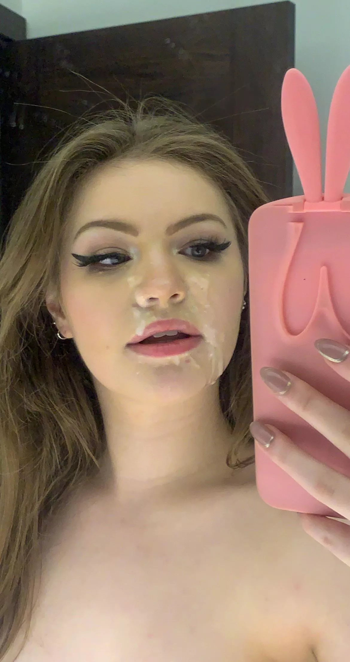 I love when it drips into my mouth 🤤 I love when it drips into my mouth 🤤