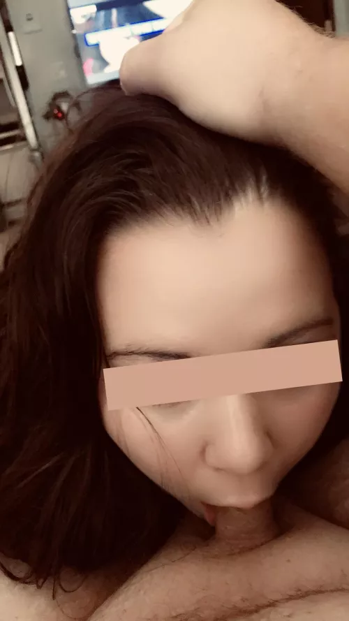 I Love When she throats it all.