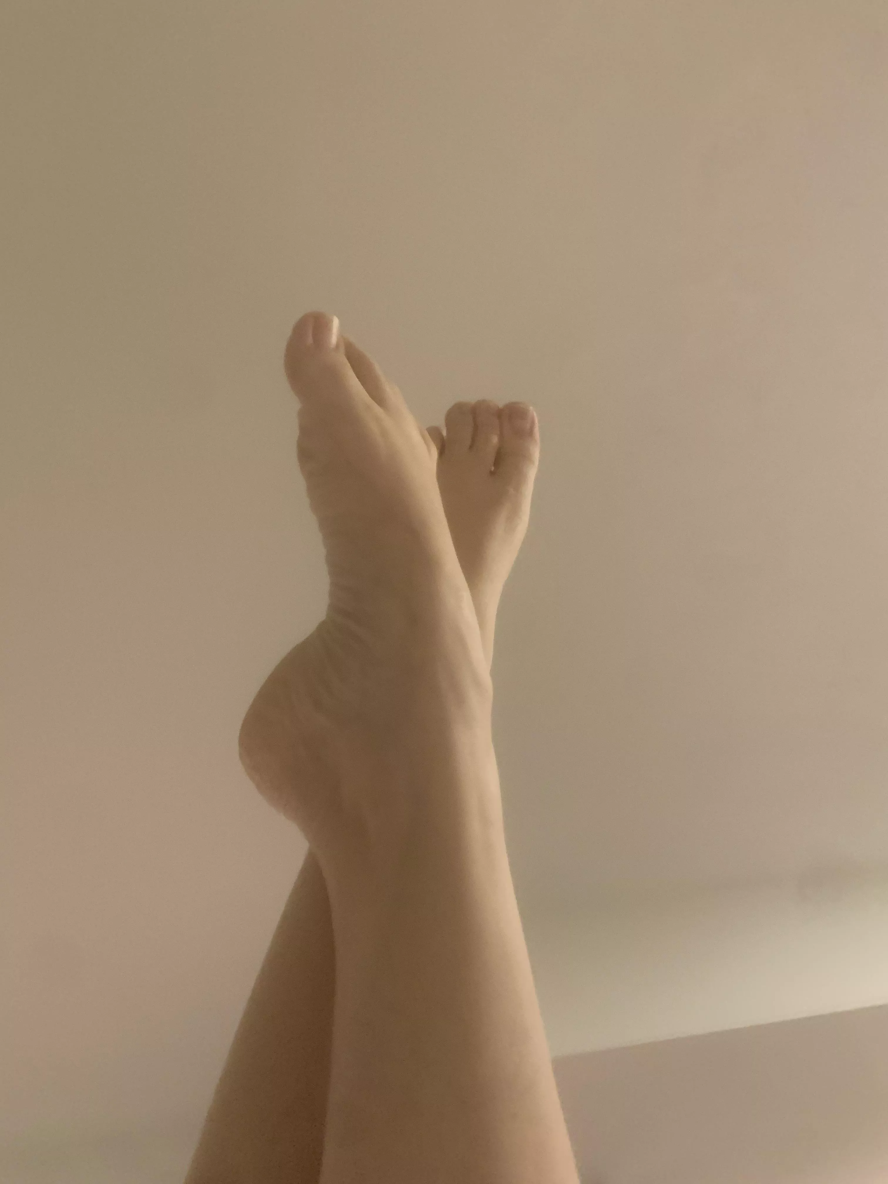 I love when you suck my toes 💦💋 I love when you suck my toes 💦💋