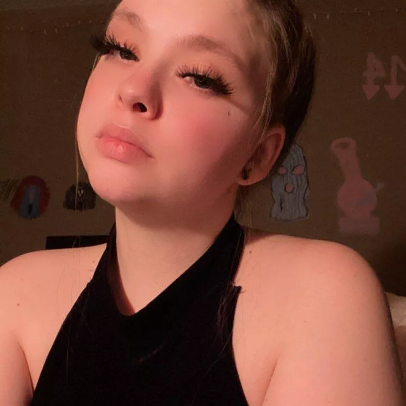 I love white girls with natural DSLs😍