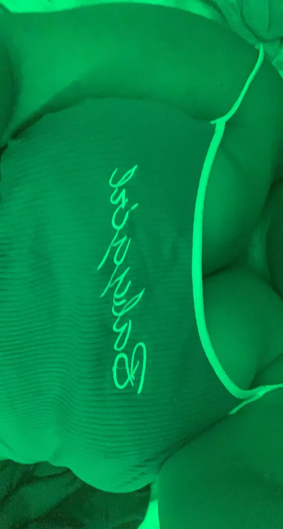 i loveee taking my bra off after a hard day at work😋