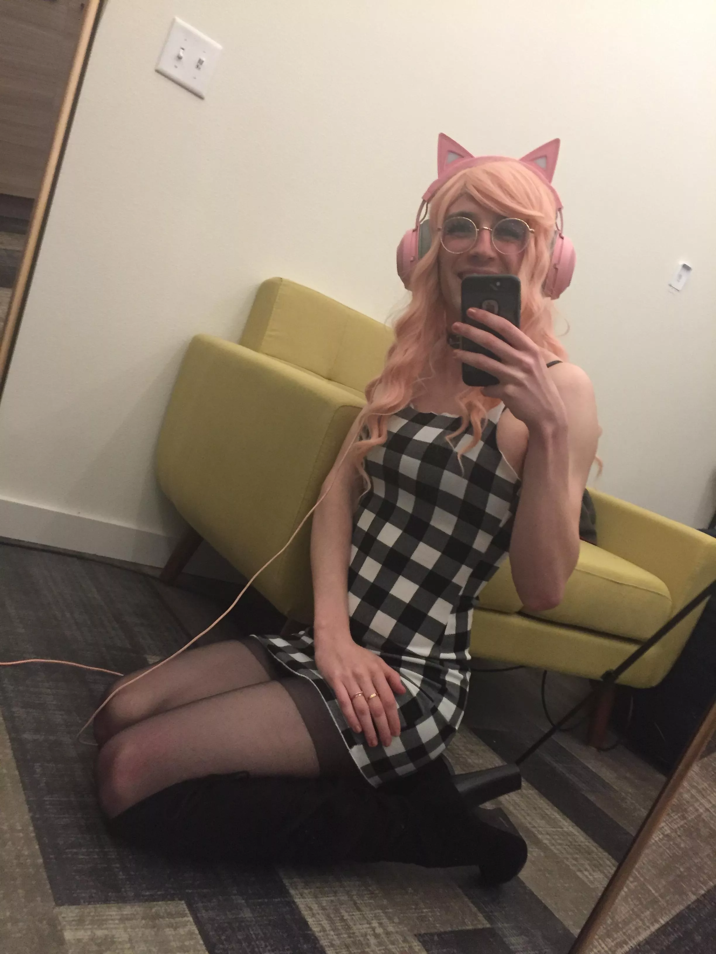 I managed to go outside and grab my mail like this!!! Baby steps but I'm really happy!