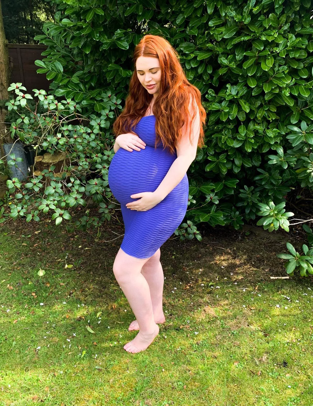 I managed to stand up in the dress and have a picture in the garden! Don’t think the neighbours like the view! I managed to stand up in the dress and have a picture in the garden! Don’t think the neighbours like the view!