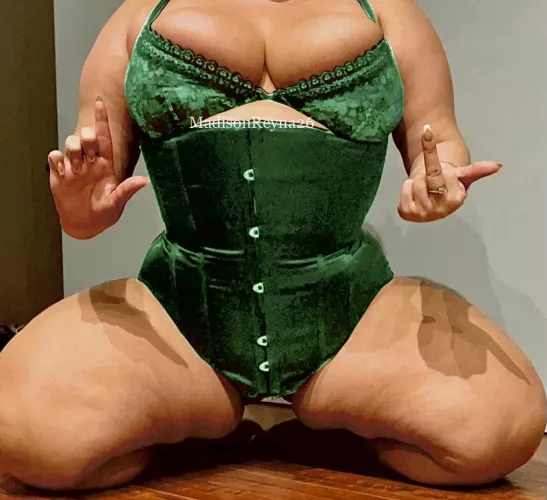 I may look [f]un and festive (I am/ do) but it’s time for you to spoil me! Wishlist links below!