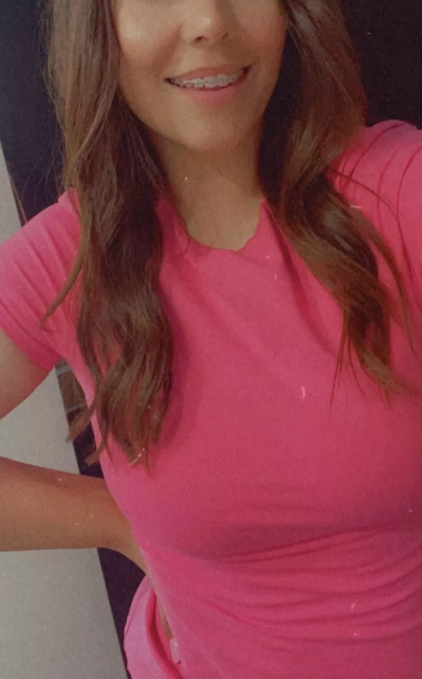 I mean, who doesn’t love a good braceface 😏