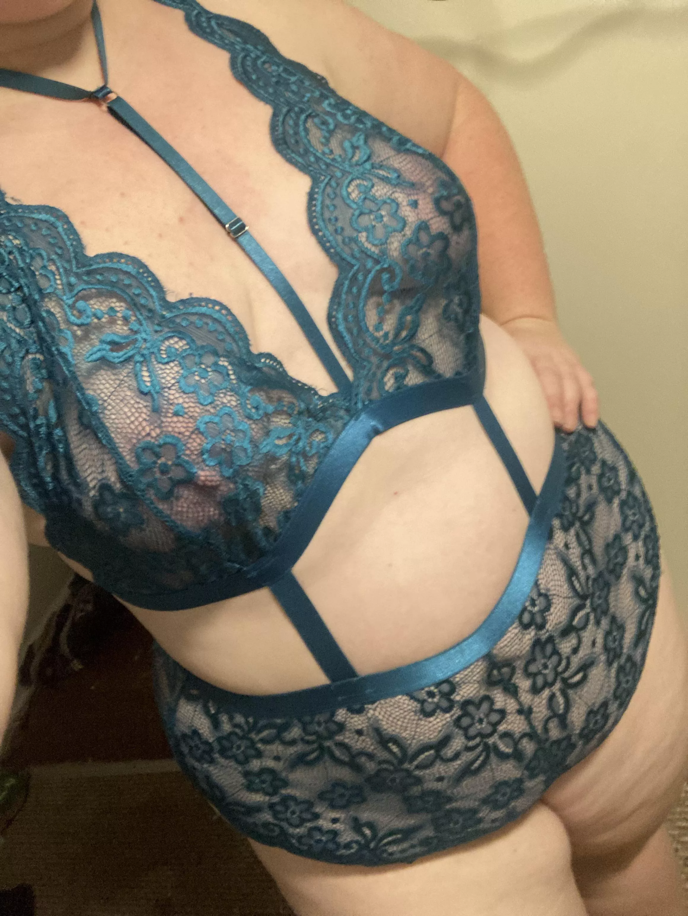 I need a better collar to go with this!!