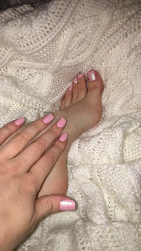 I need a foot rub, dms are welcome ๐