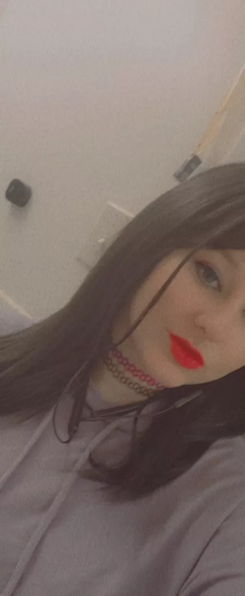 I need a friend right now 🤕😞