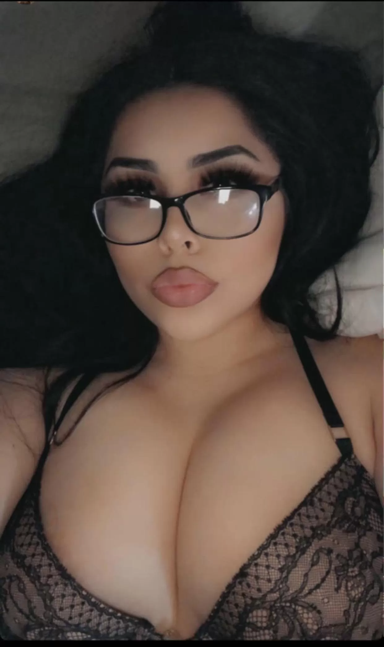 I need a man who can handle this body and feisty personality 😌