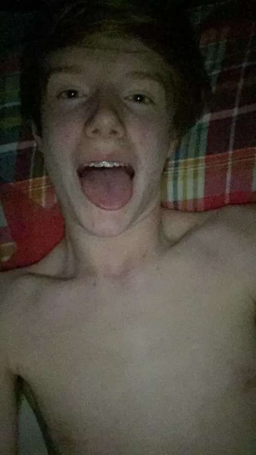 I need a rough throat fuck 😝