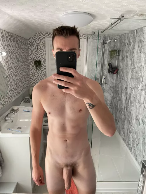 I need a young smooth twink to smash π